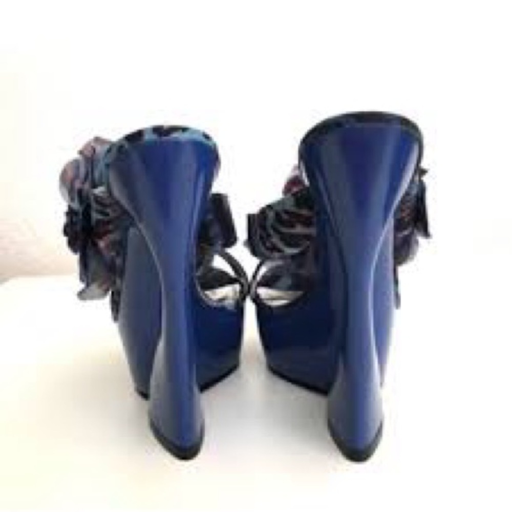 Y2K Wild Rose Platform Mule Heels – Blue Floral Rosette Statement Shoes - Picture 3 of 3